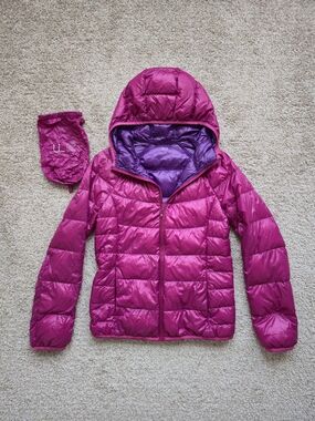Uniqlo Women's Packable Ultra Light Down Hooded Puffer Jacket